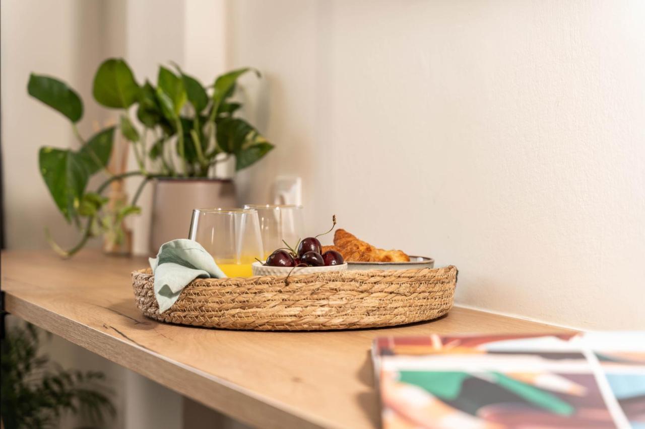 Koyo Athens Aparthotel Екстериор снимка